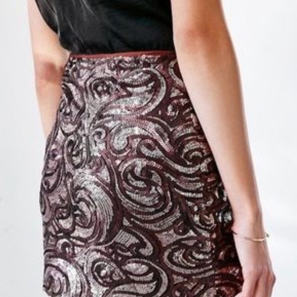 UO Chocolate Red Brown Sequin Swirl Fitted Mini Skirt - Picture 2 of 7